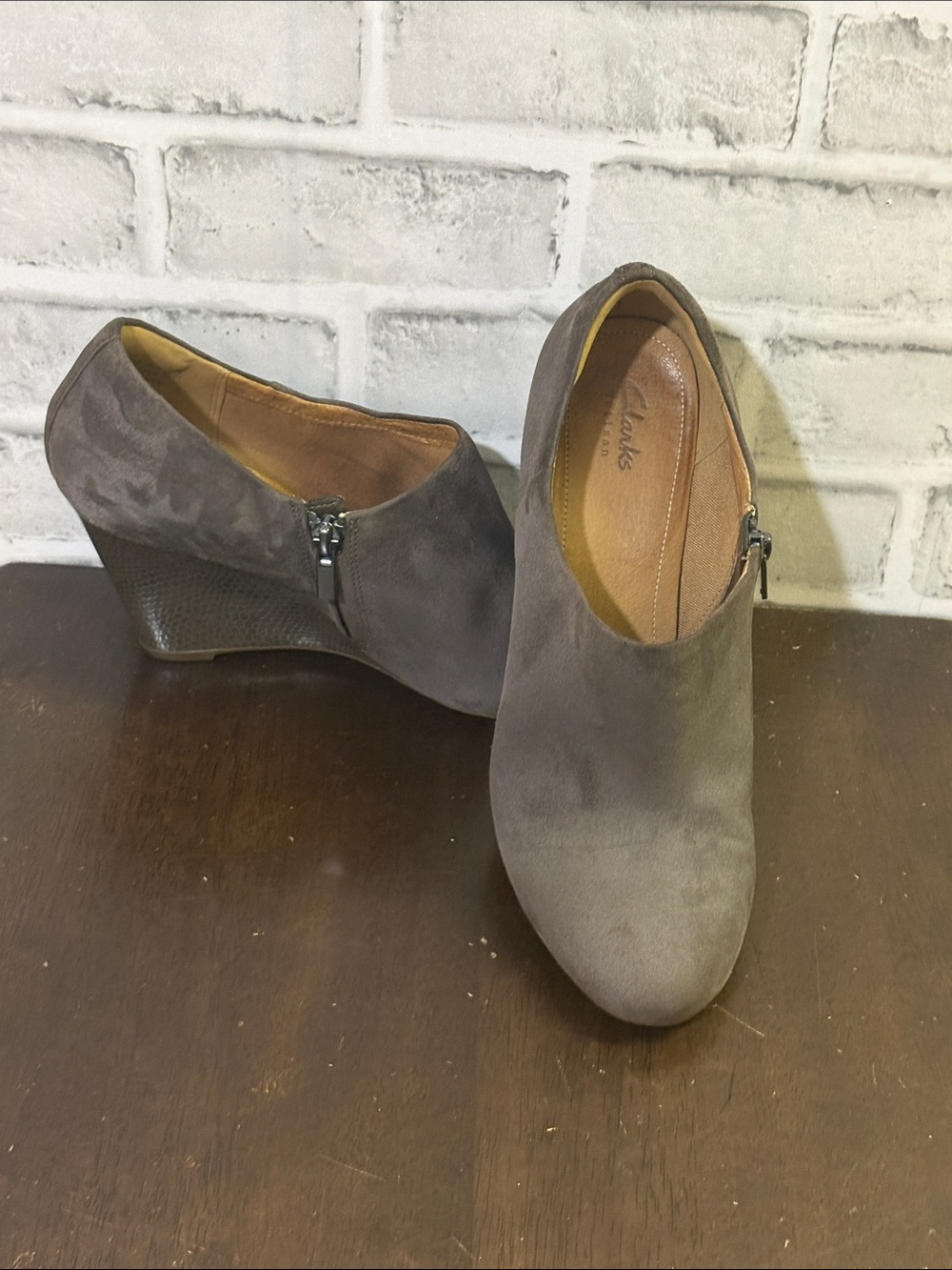 Clarks Artisan "Purity Frost" gray Suede Wedge Booties- 8.5